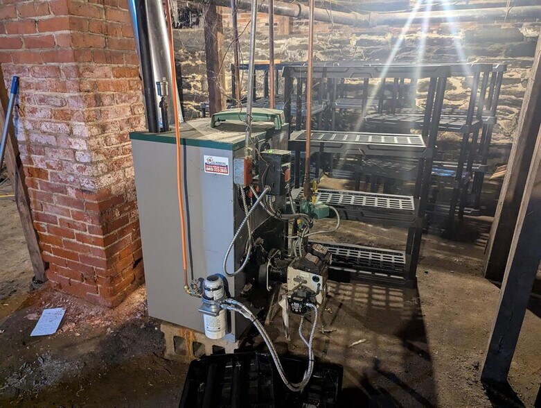 More Photos Of 198 Washington St, Claremont Office For Sale