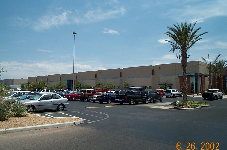 More Photos Of 2700 E Commerce Center Pl, Tucson Research And Development For Lease