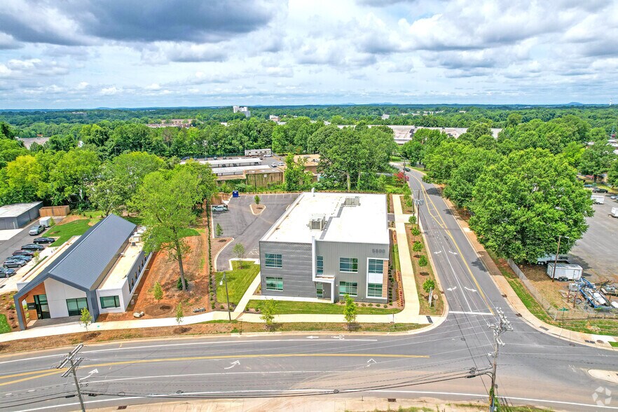 More Photos Of 5800 Old Pineville Rd, Charlotte Office For Lease