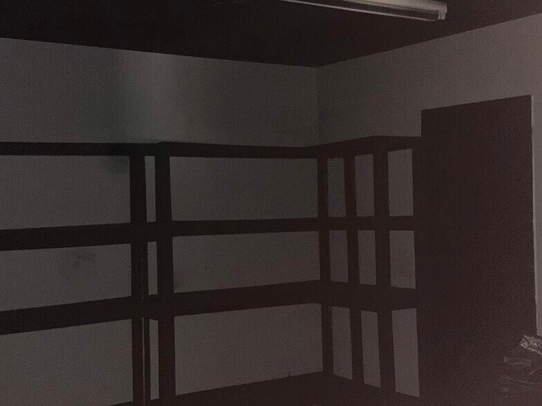 More Photos Of 1916 Cedar Dr, La Marque Restaurant For Lease