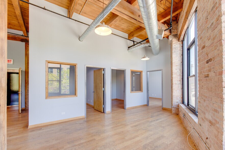More Photos Of 1000 N Halsted St, Chicago Loft Creative Space For Lease