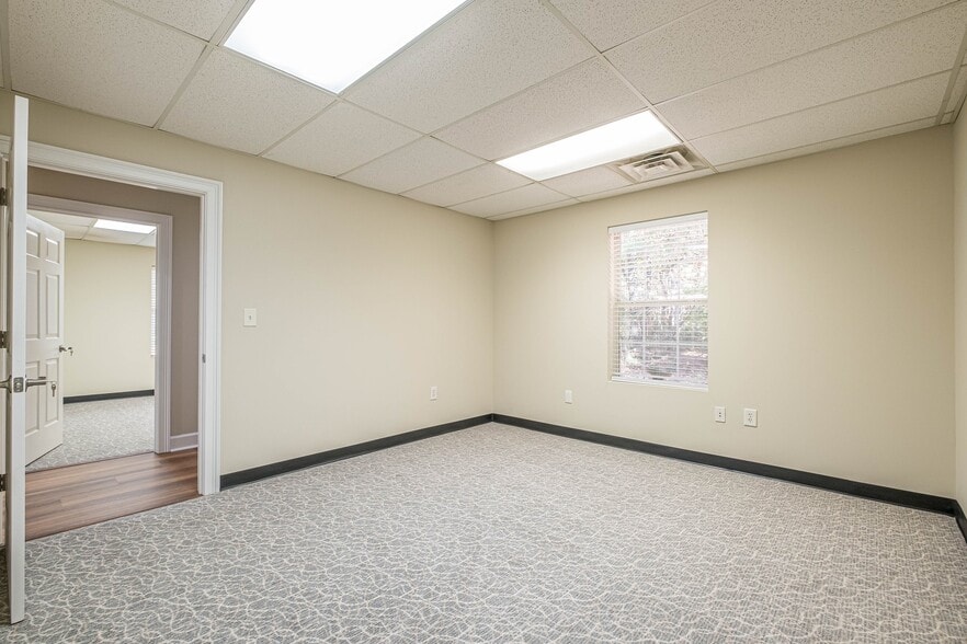 More Photos Of 131 Lee Byrd Rd, Loganville Office For Sale