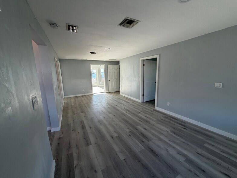 More Photos Of 4707 Pine Island Rd NW, Matlacha Office For Sale
