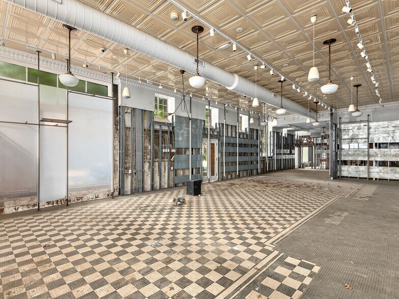 More Photos Of 1 Kitchin Pl, Asheville Storefront For Lease