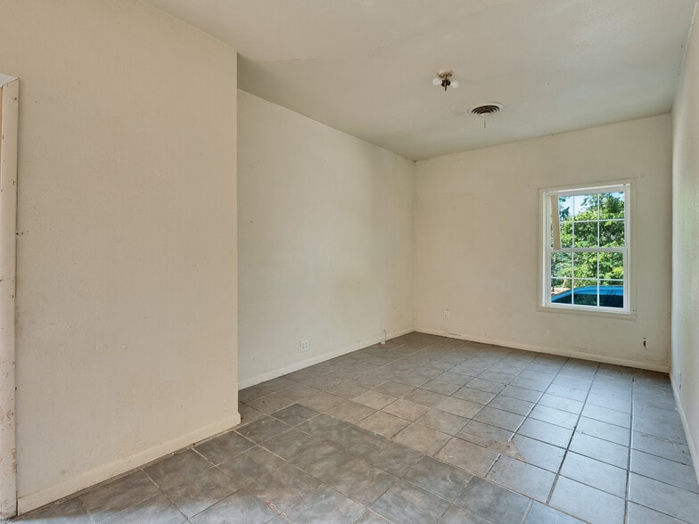 More Photos Of , Hamilton Multifamily For Sale