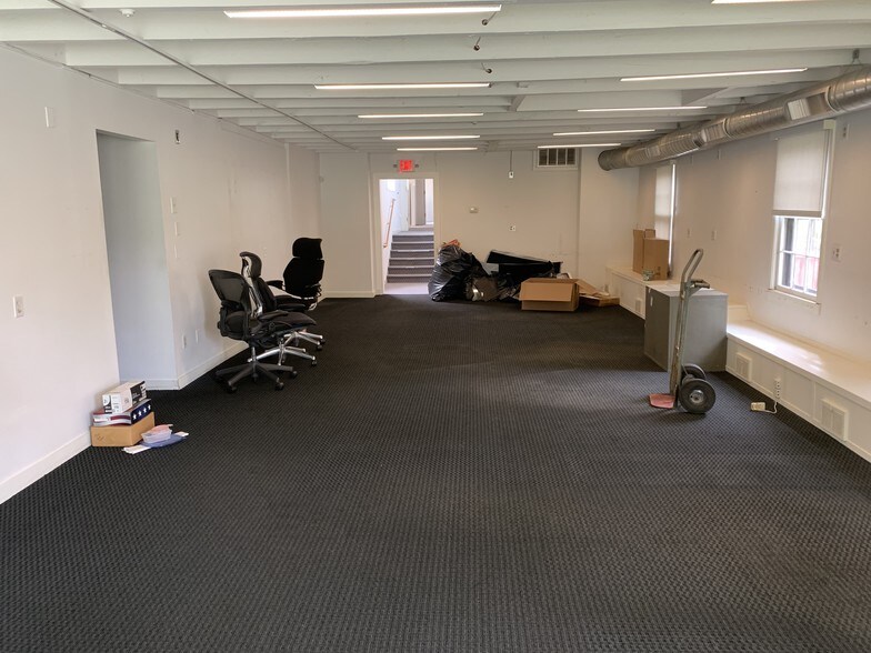 More Photos Of 864 Mapleton Rd, Princeton Office For Sale