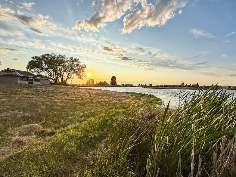 More Photos Of 87275 County Hwy 9-28, Christmas Valley Hotel For Sale