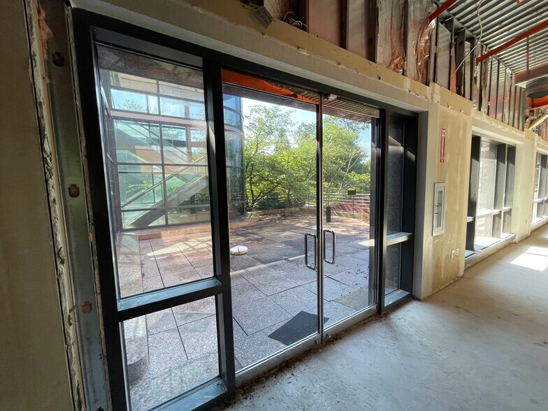 More Photos Of 1000 Sylvan Ave, Englewood Cliffs Office For Sale