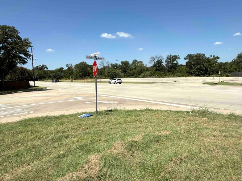 More Photos Of 502 Swisher Rd, Lake Dallas Land For Lease
