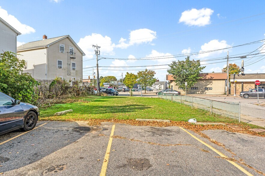 More Photos Of 25 Margaret St, Pawtucket Apartments For Sale