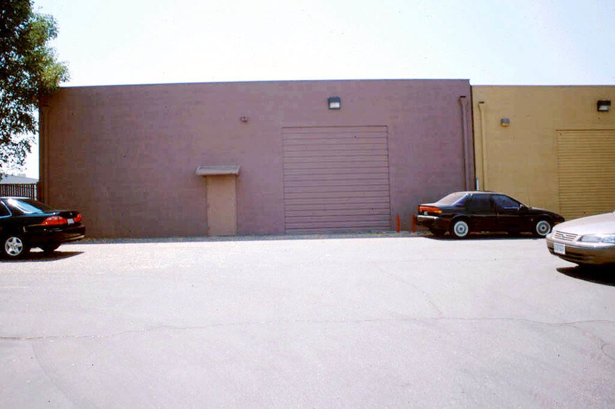 More Photos Of 1839 Commercenter West Dr, San Bernardino Office For Lease