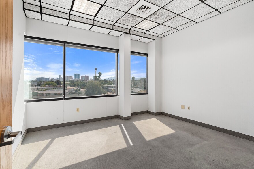 More Photos Of 1100 E Bridger Ave, Las Vegas Office For Sale