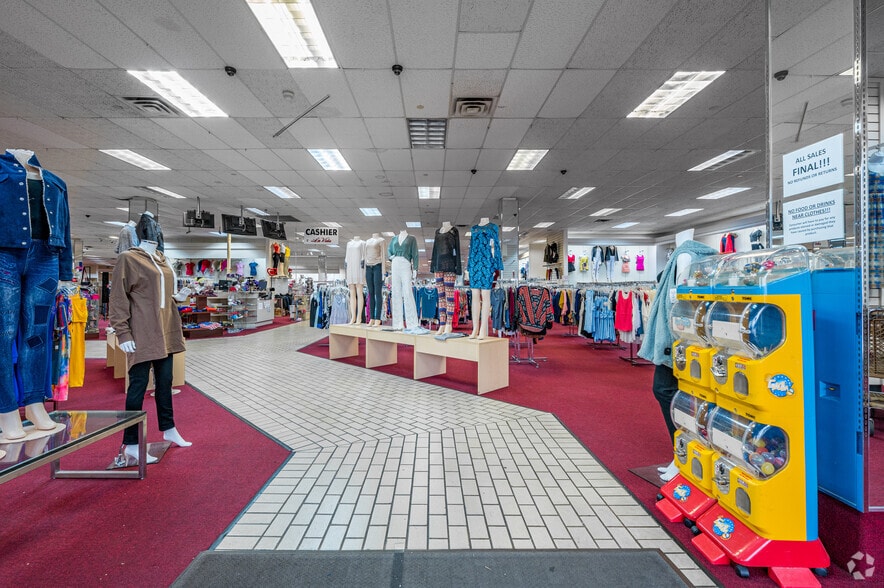 More Photos Of 3602 W Airport Fwy, Irving Department Store For Sale