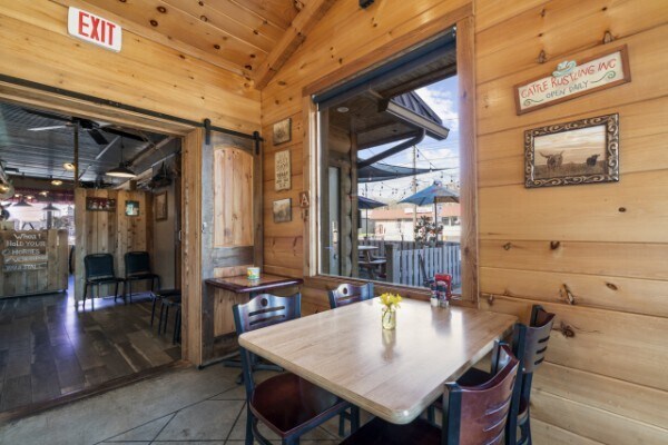 More Photos Of 601 N 1st St, Pulaski Restaurant For Sale