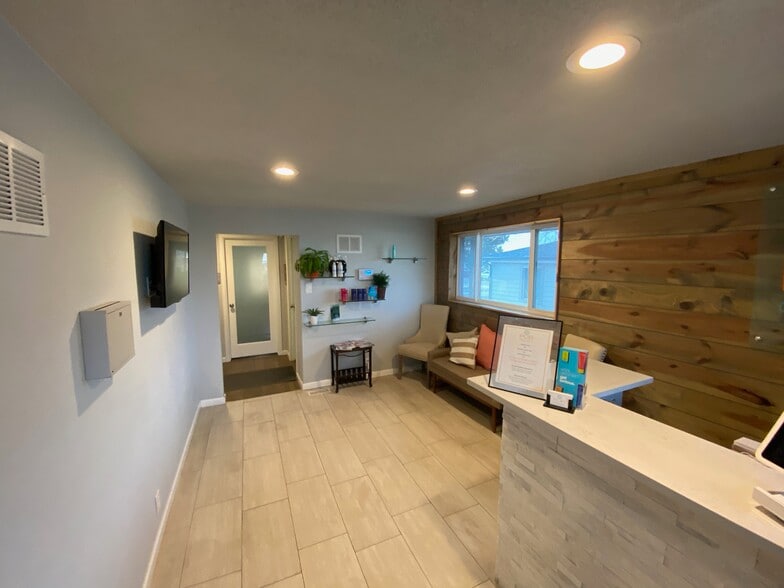 More Photos Of 7145 Lowell Blvd, Westminster Office For Lease