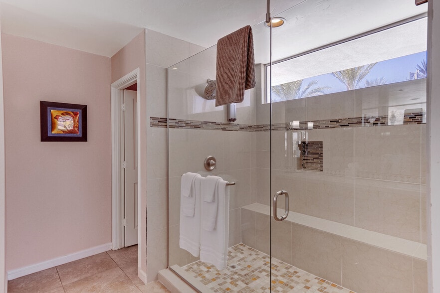 More Photos Of 67590 Jones Rd, Cathedral City Hotel For Sale