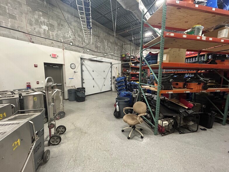 More Photos Of 290 Vanderbilt Ave, Norwood Research And Development For Lease