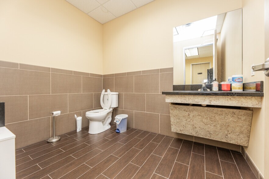 More Photos Of 4634 Riverstone Blvd, Missouri City Medical For Lease