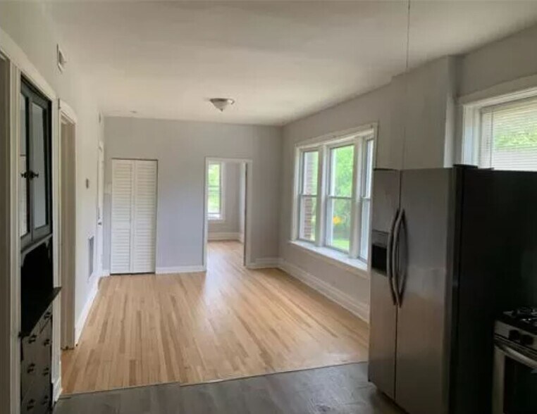 More Photos Of 1721 W 65th St, Chicago Apartments For Sale