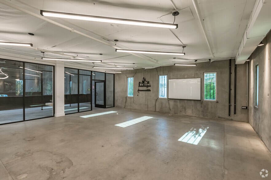 More Photos Of 2937 Norman Strasse Rd, San Marcos Warehouse For Lease