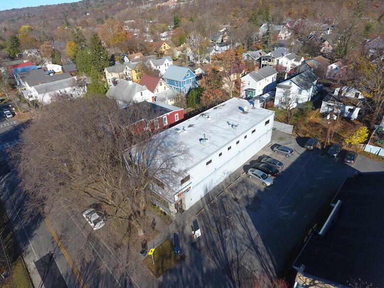 More Photos Of 511-513 N Cayuga St, Ithaca Flex For Sale