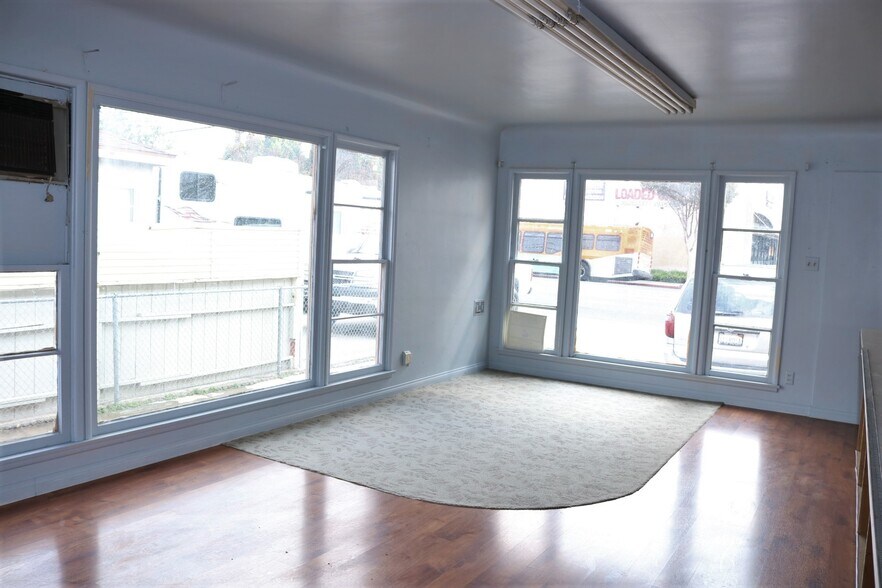 More Photos Of 15709 Bellflower Blvd, Bellflower General Retail For Sale