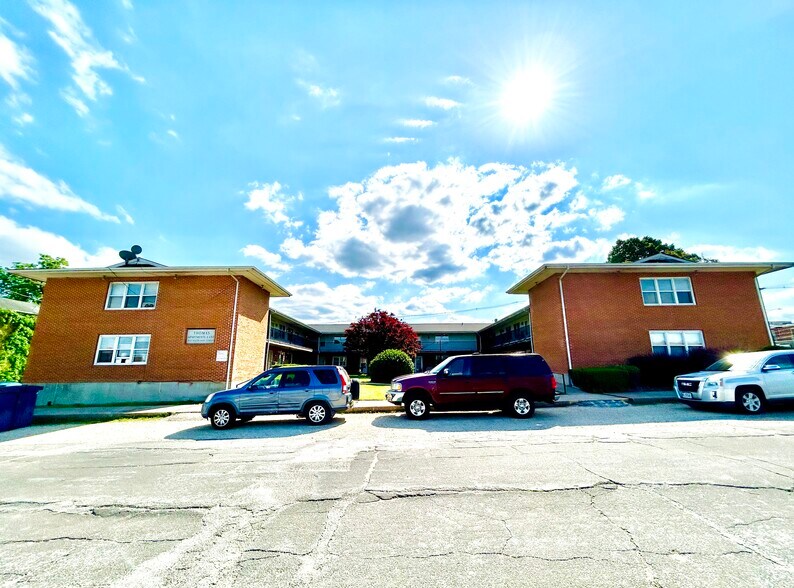 More Photos Of 207 S Main St, Louisiana Apartments For Sale