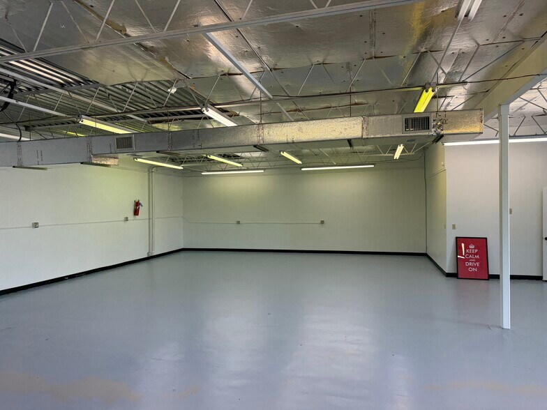 More Photos Of 820 Shelby Ln, Austin Warehouse For Lease