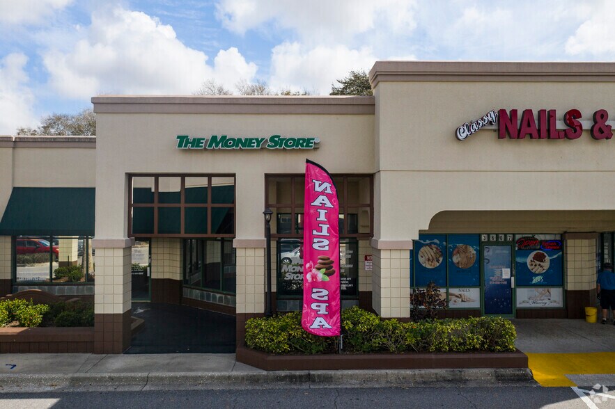 More Photos Of 8411-8419 N Dale Mabry Hwy, Tampa Unknown For Lease