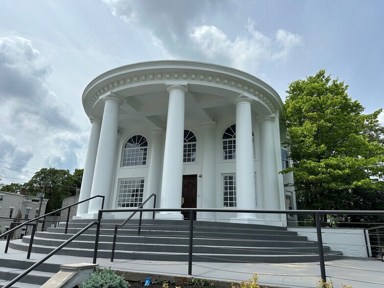 More Photos Of 2605 Burnet Ave, Cincinnati Office For Sale