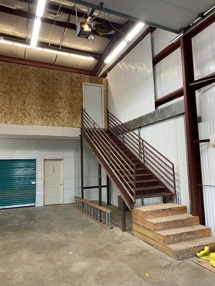 More Photos Of 618 Industrial Dr SE, Lonsdale Self Storage For Lease