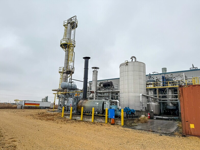 More Photos Of 5640 44th Ave S, Clinton Office For Sale