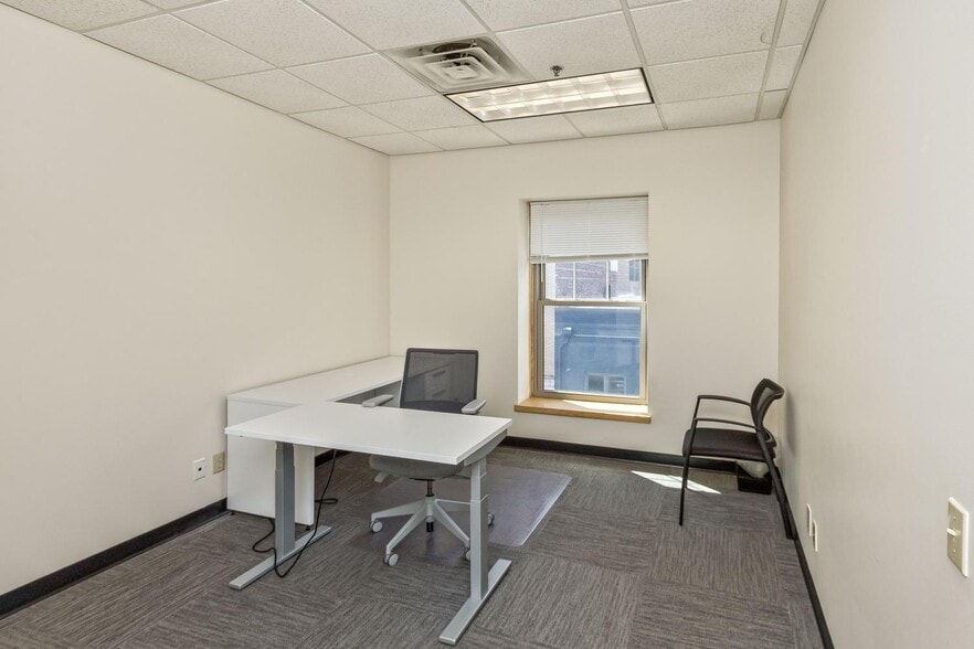 More Photos Of 56 College St, Asheville Office For Lease