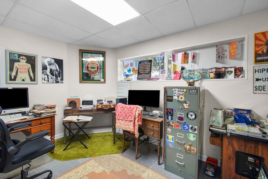 More Photos Of 7132 Main St, Kansas City Office Residential For Sale