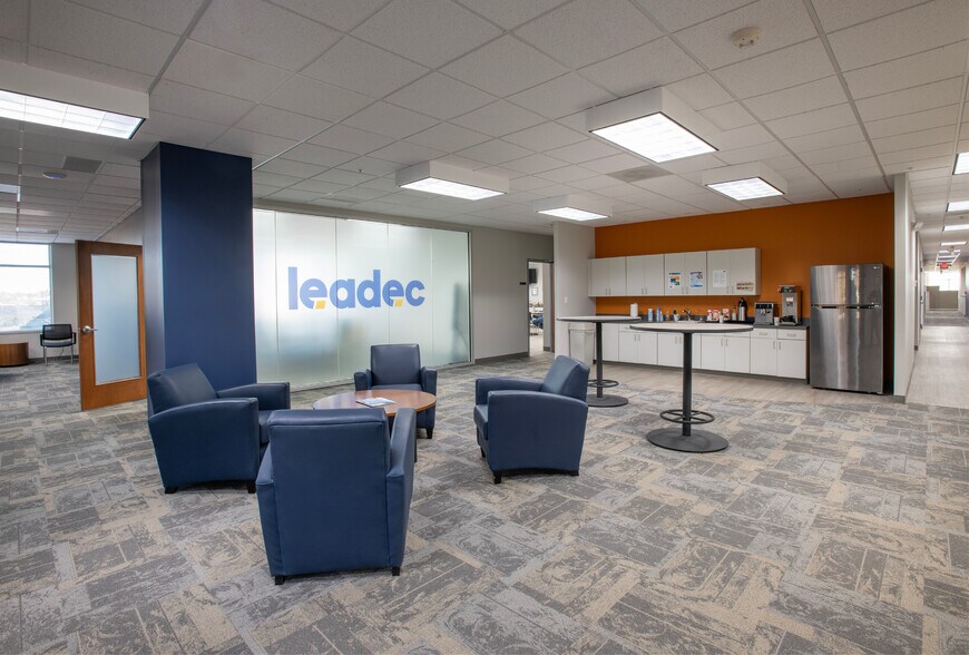 More Photos Of 9395 Kenwood Rd, Blue Ash Medical For Lease