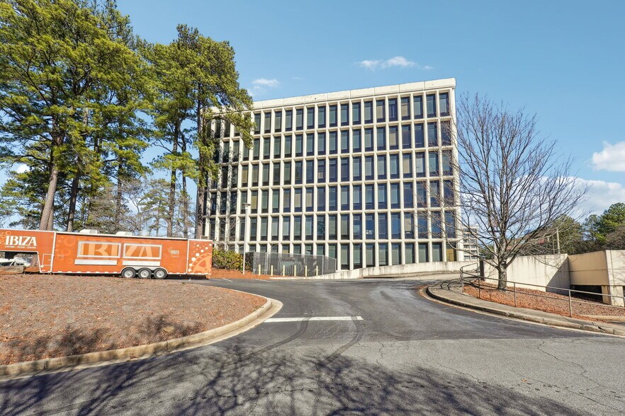 More Photos Of 6 W Druid Hills Dr NE, Atlanta Office For Lease