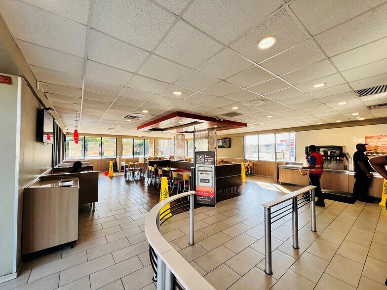 More Photos Of 18750 NW 2nd Ave, Miami Fast Food For Sale