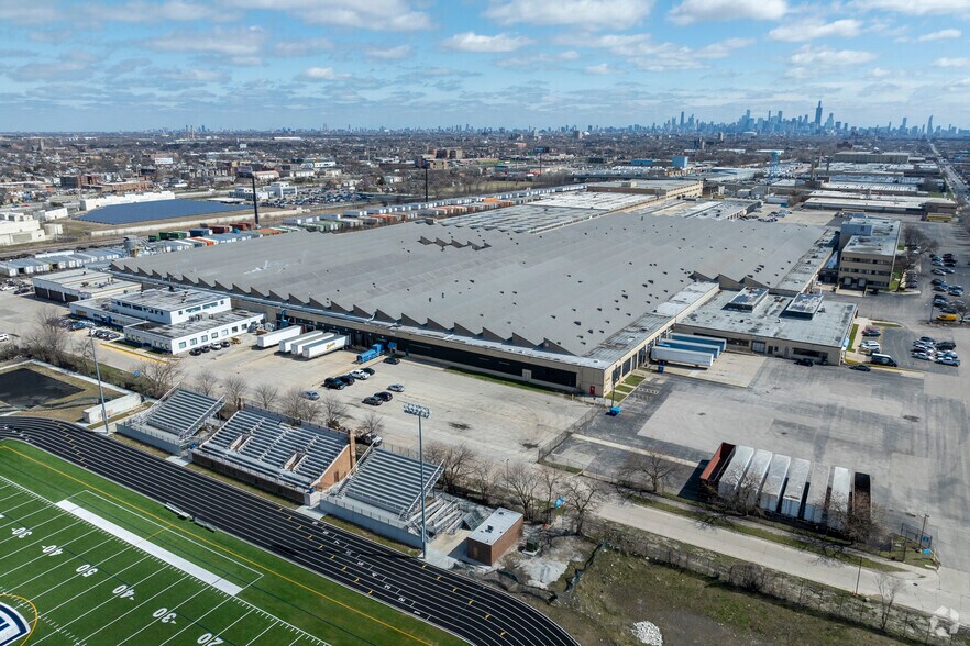 More Photos Of Sungate Industrial Park, Chicago Warehouse For Lease