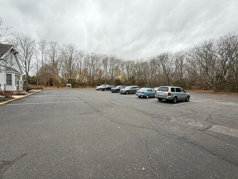 More Photos Of 32645 Main Rd, Cutchogue Office For Lease
