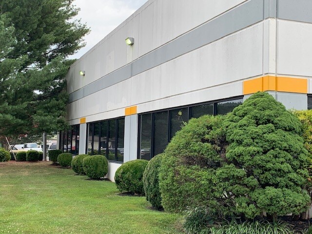 More Photos Of 8197 Euclid Ct, Manassas Park Warehouse For Lease