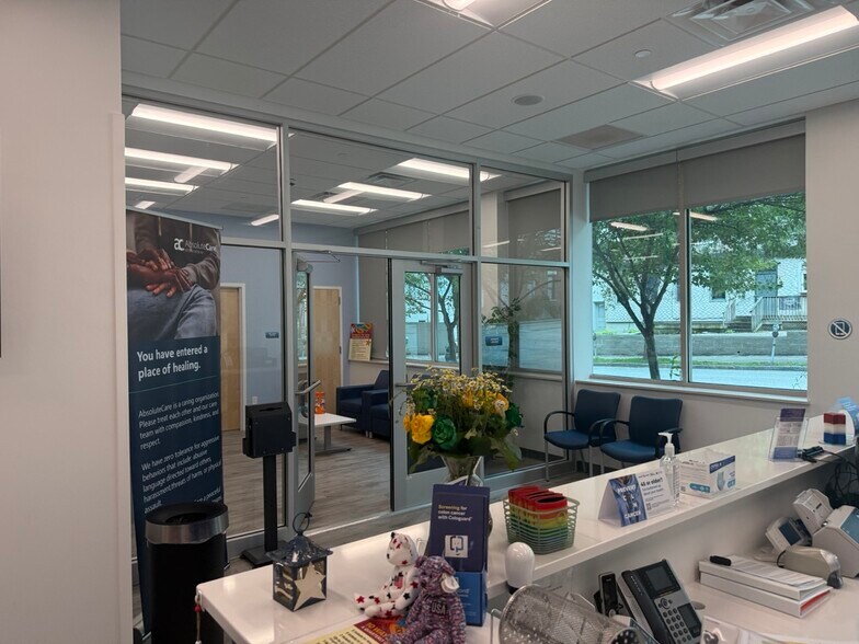 More Photos Of 260 E University Ave, Cincinnati Medical For Sale