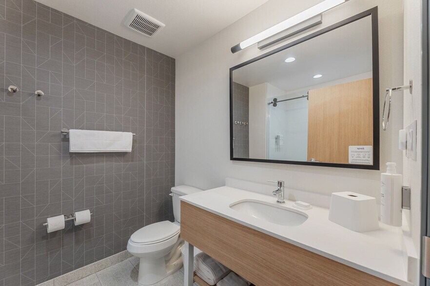 More Photos Of 5356 Roan Rd, Garland Hotel For Sale