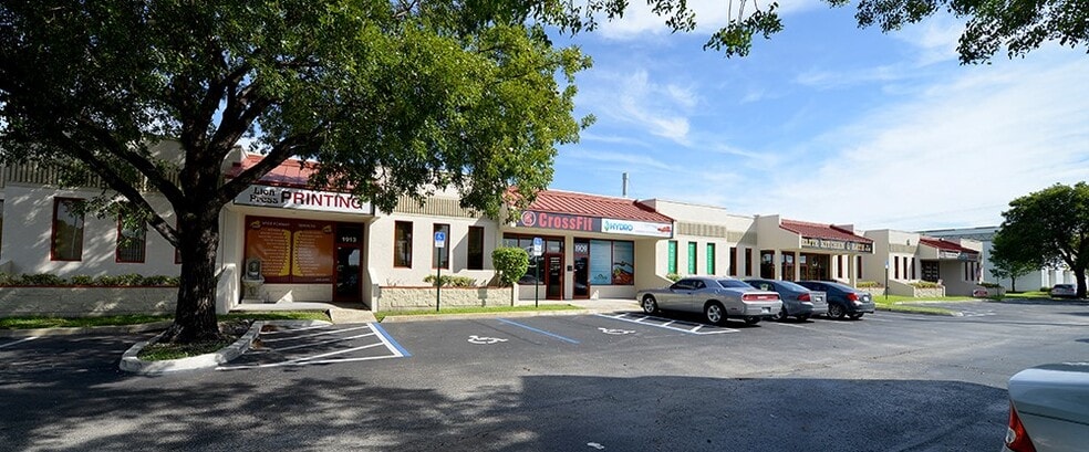 Primary Photo Of 1901-1921 W Copans Rd, Pompano Beach Showroom For Lease