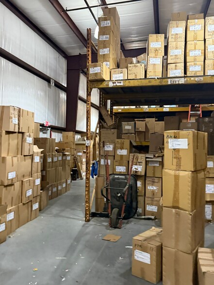 More Photos Of 900 Armstrong Blvd, Kissimmee Warehouse For Lease