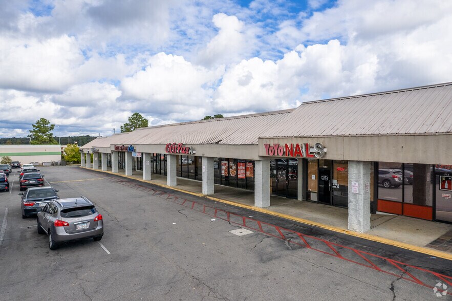 More Photos Of 1707-1729 Norman Dr, Valdosta General Retail For Lease