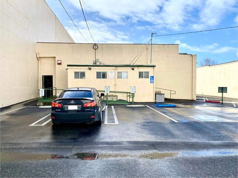 More Photos Of 109 W Ocean Ave, Lompoc Storefront For Sale