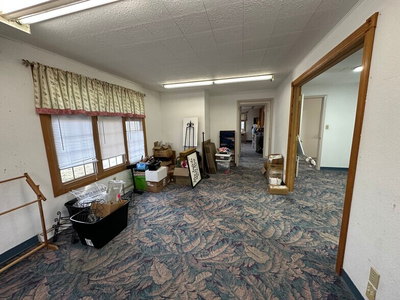 More Photos Of 1550 Dousman St, Green Bay Storefront Retail Office For Sale