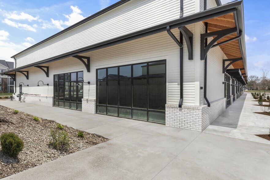 More Photos Of 15966 Spring Mill Rd, Westfield Unknown For Lease