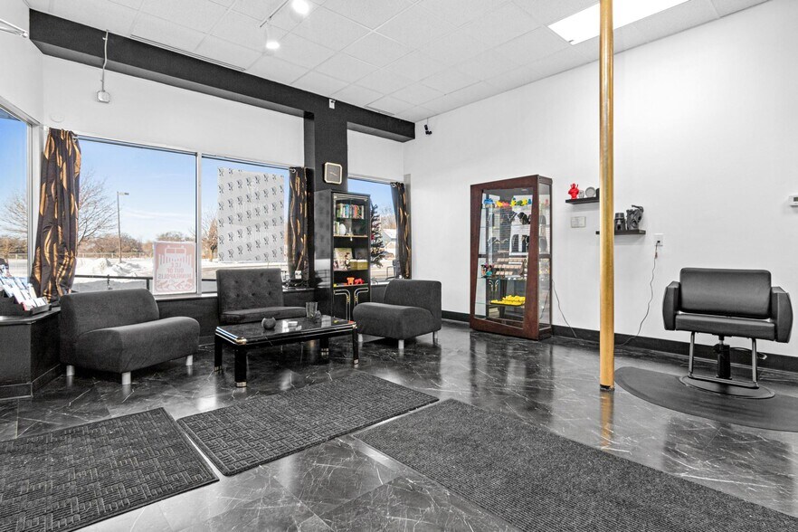 More Photos Of 5611 Chicago Ave, Minneapolis Storefront For Sale