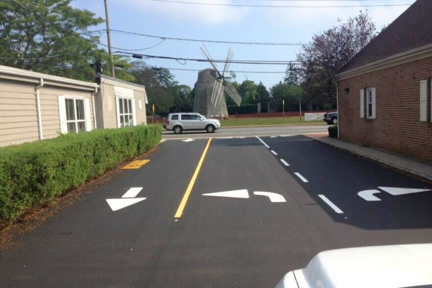 More Photos Of 670 Montauk Hwy, Water Mill Storefront Retail Office For Lease
